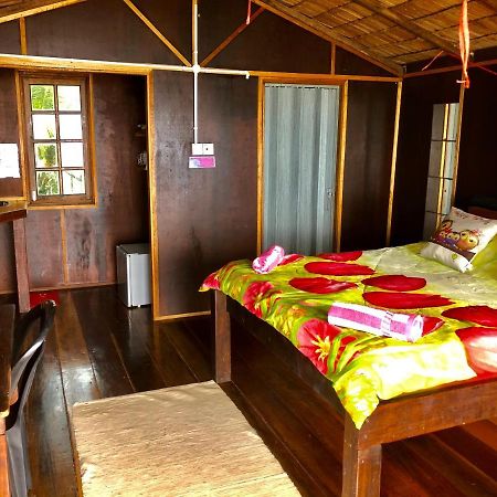 Beachfront Hut Upstairs Astra - Beach Shack Chalet Kampong Juara Extérieur photo